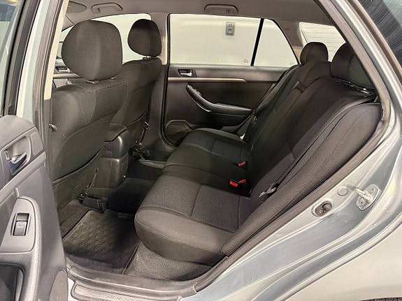 Toyota Avensis 11 of 15
