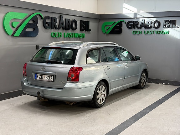 Toyota Avensis 6 of 15