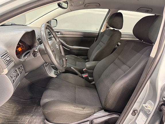 Toyota Avensis 8 of 15