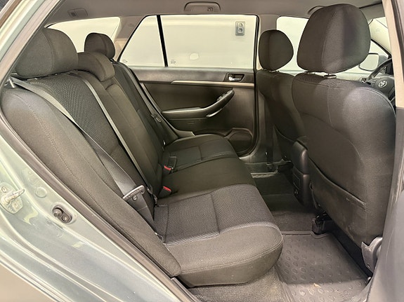 Toyota Avensis 10 of 15