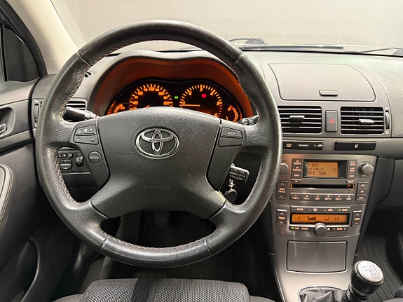 Toyota Avensis 13 of 15