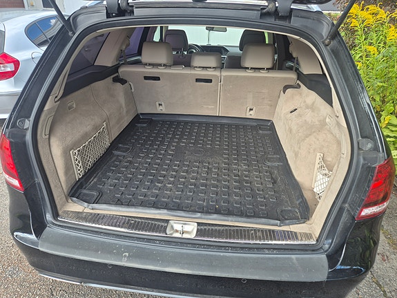 Mercedes-Benz E220 7 of 7