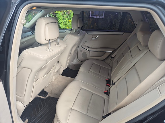 Mercedes-Benz E220 6 of 7