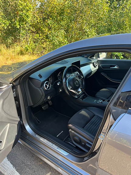 Mercedes-Benz CLA220 d 8 of 11