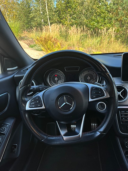 Mercedes-Benz CLA220 d 9 of 11