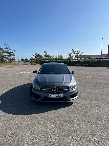 Mercedes-Benz CLA220 d 2 of 11