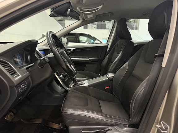 Volvo XC60 13 of 27