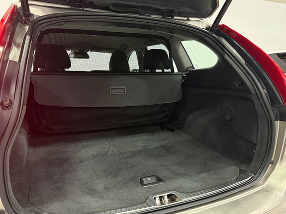 Volvo XC60 9 of 27