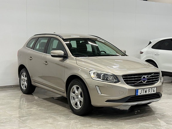 Volvo XC60 2 of 27