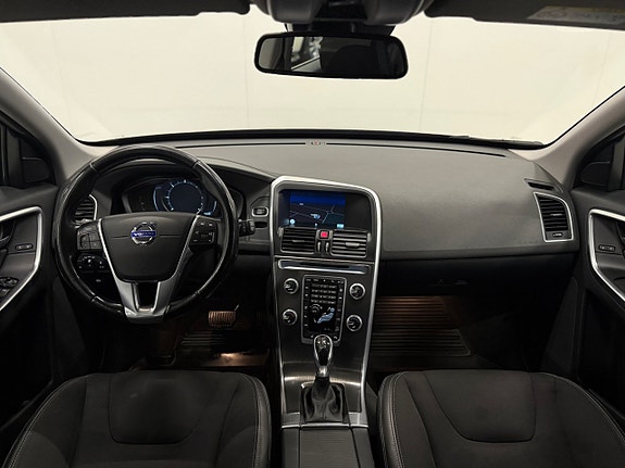 Volvo XC60 12 of 27