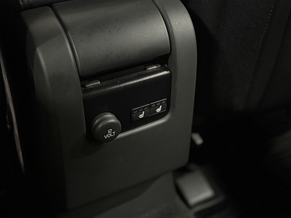 Volvo XC60 25 of 27