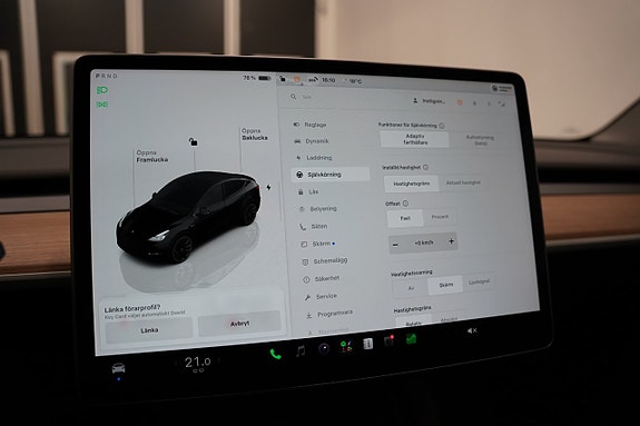 Tesla Model Y 18 of 24