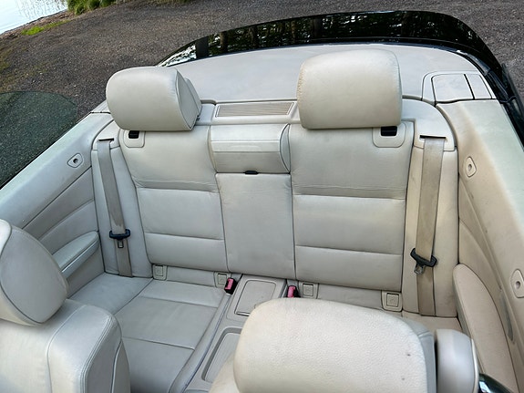 BMW 325i 4 of 5