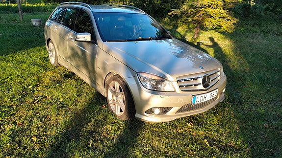 Mercedes-Benz C220 5 of 8
