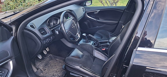 Volvo V40 3 of 4