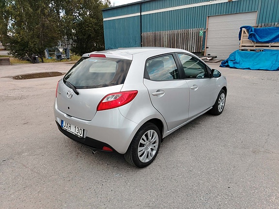 Mazda 2 6 of 9