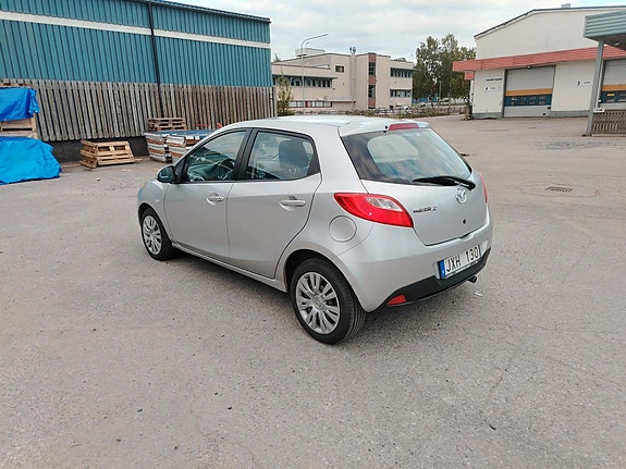 Mazda 2 2 of 9