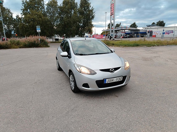 Mazda 2 5 of 9
