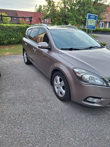 Kia Ceed 2 of 6
