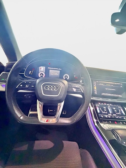 Audi Q8 24 of 30