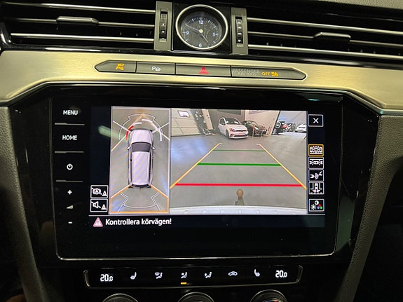 Volkswagen Passat Alltrack 10 of 13