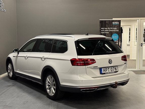 Volkswagen Passat Alltrack 4 of 13