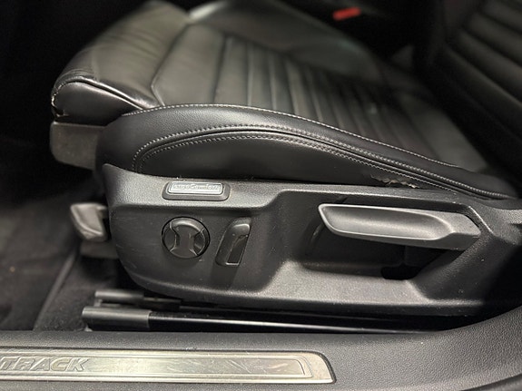 Volkswagen Passat Alltrack 8 of 13