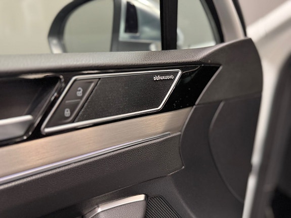 Volkswagen Passat Alltrack 9 of 13