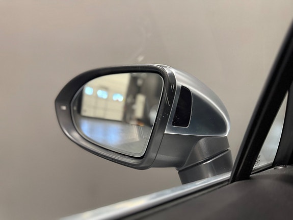 Volkswagen Passat Alltrack 12 of 13