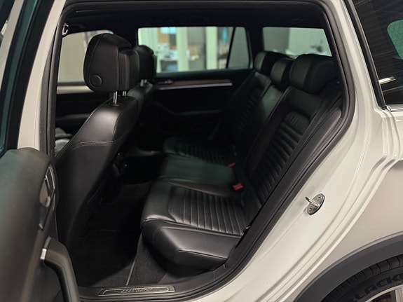 Volkswagen Passat Alltrack 5 of 13