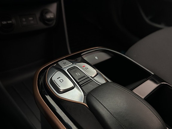 Hyundai IONIQ 27 of 30