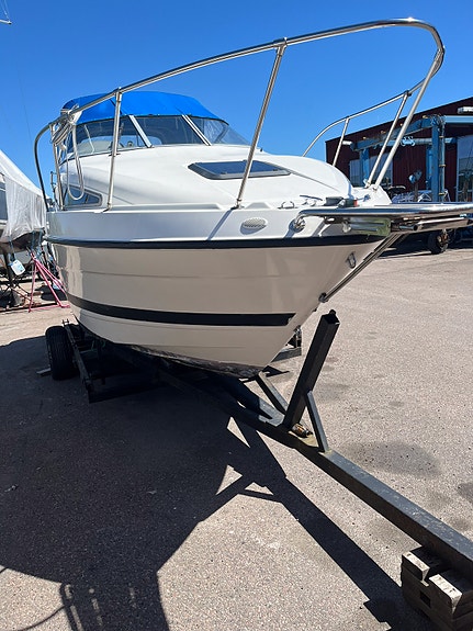 Bayliner 2355-95 2 of 6