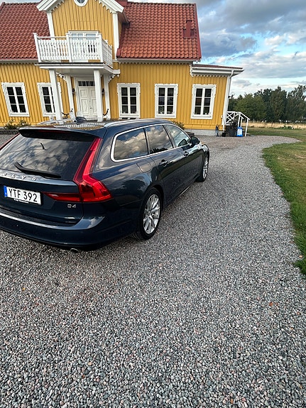 Volvo V90 2 of 8