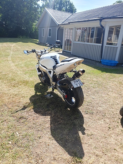 Honda CBR 900 4 of 5
