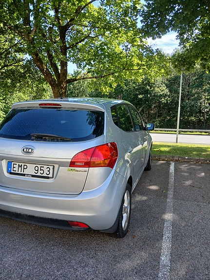 Kia Venga 2 of 3