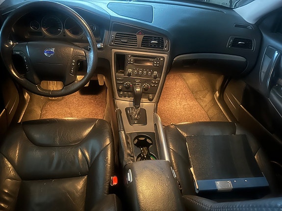 Volvo XC70 7 of 11