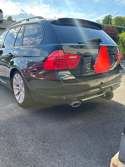 BMW 320d 4 of 5