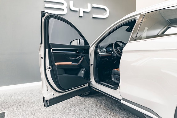 BYD Seal U 8 of 17