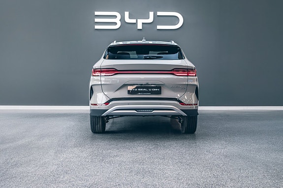 BYD Seal U 3 of 17