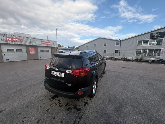 Toyota RAV4 13 of 15