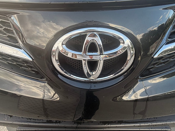 Toyota RAV4 14 of 15