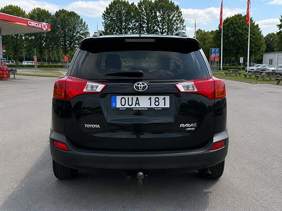 Toyota RAV4 3 of 15