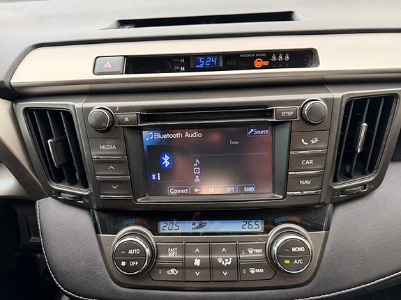Toyota RAV4 6 of 15