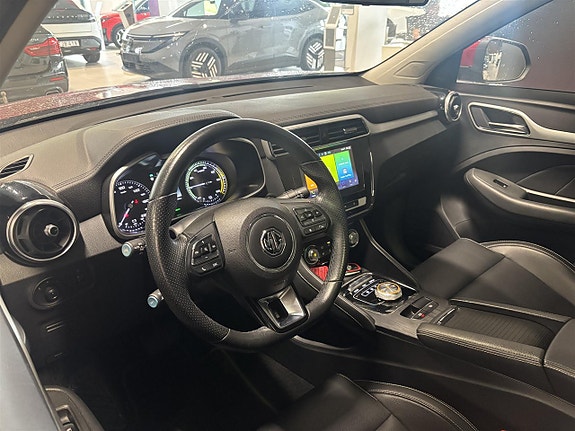 MG ZS 4 of 10