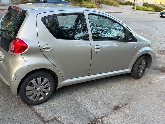 Toyota Aygo 3 of 7