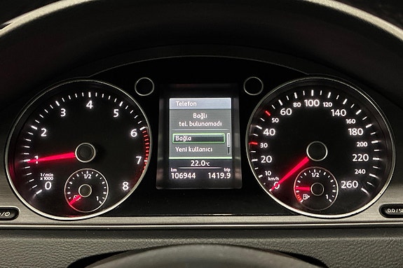 Volkswagen Passat 17 of 22