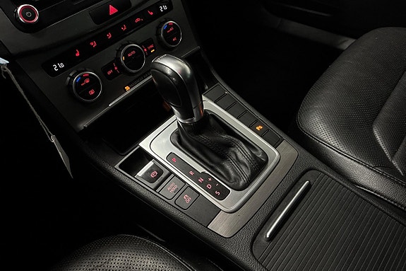 Volkswagen Passat 21 of 22