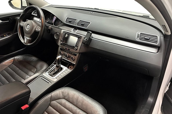 Volkswagen Passat 15 of 22