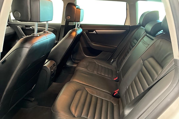 Volkswagen Passat 14 of 22