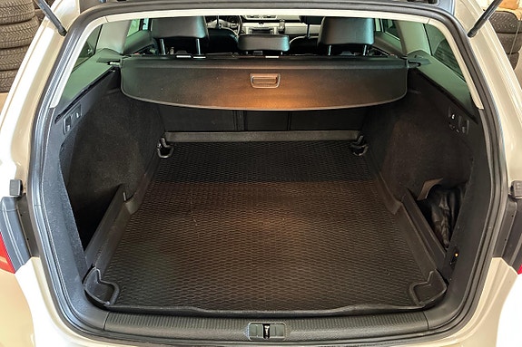 Volkswagen Passat 11 of 22